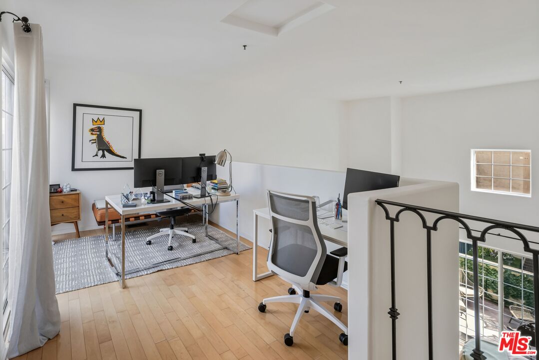 930 N Doheny Dr Unit: 305