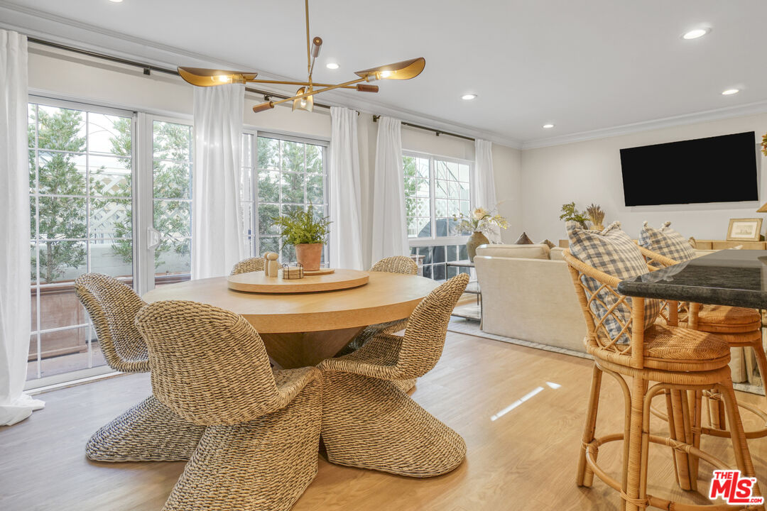 837 Lincoln Blvd Unit: 3