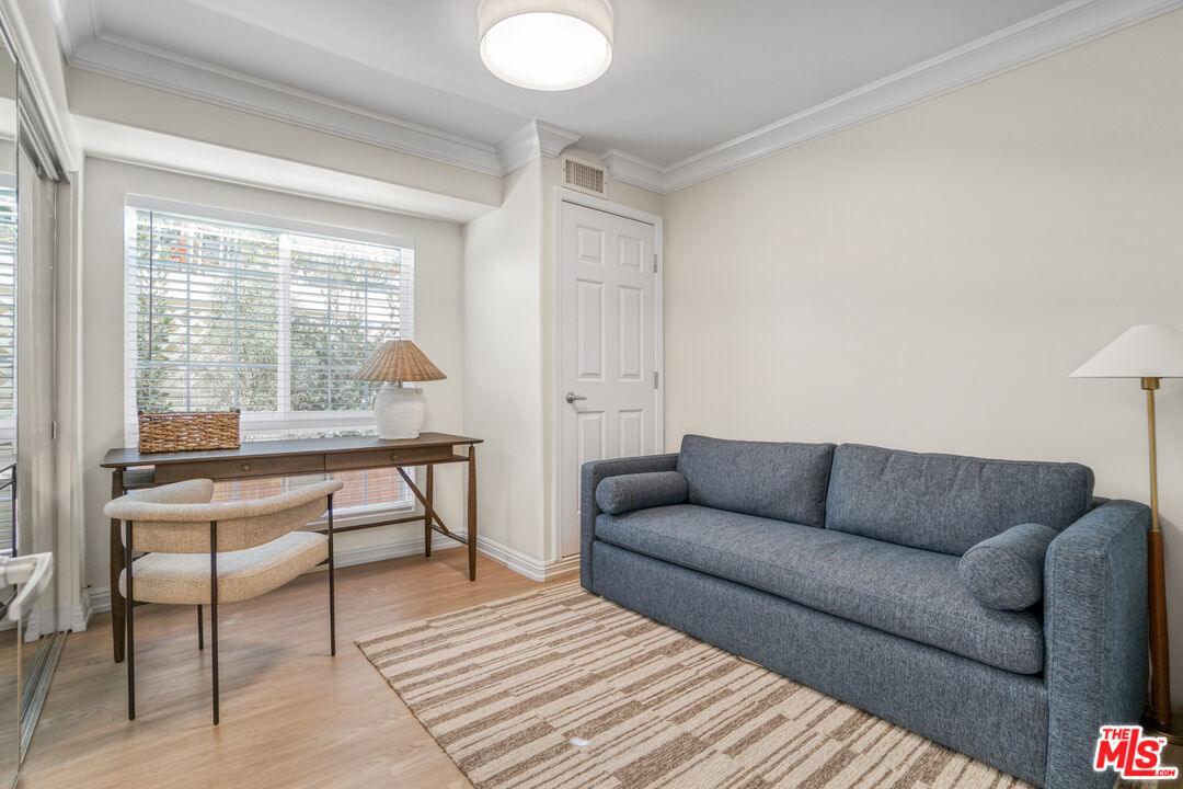 837 Lincoln Blvd Unit: 3