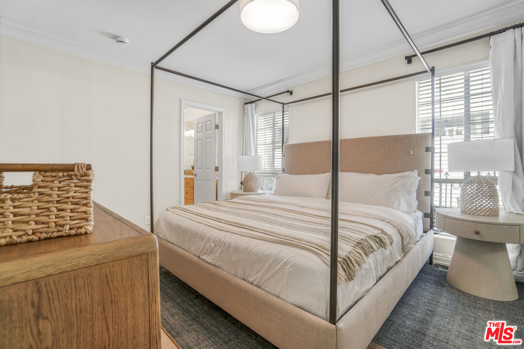 837 Lincoln Blvd Unit: 3