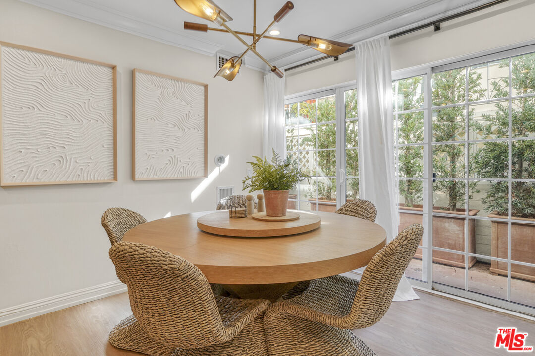 837 Lincoln Blvd Unit: 3