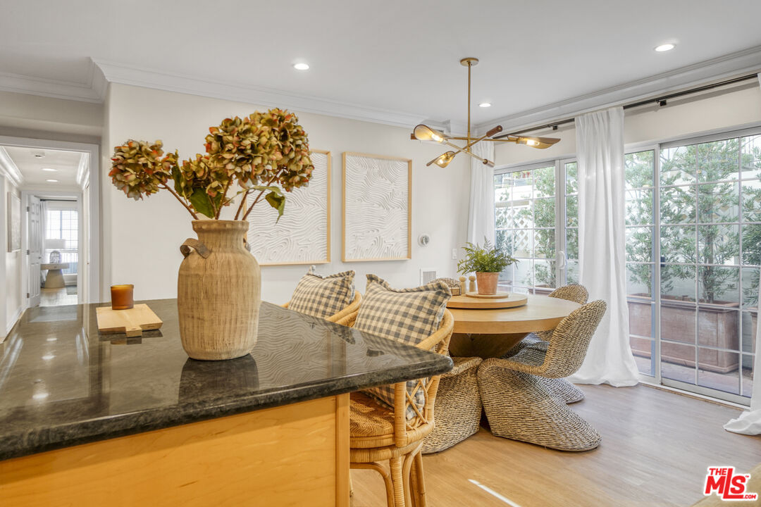 837 Lincoln Blvd Unit: 3