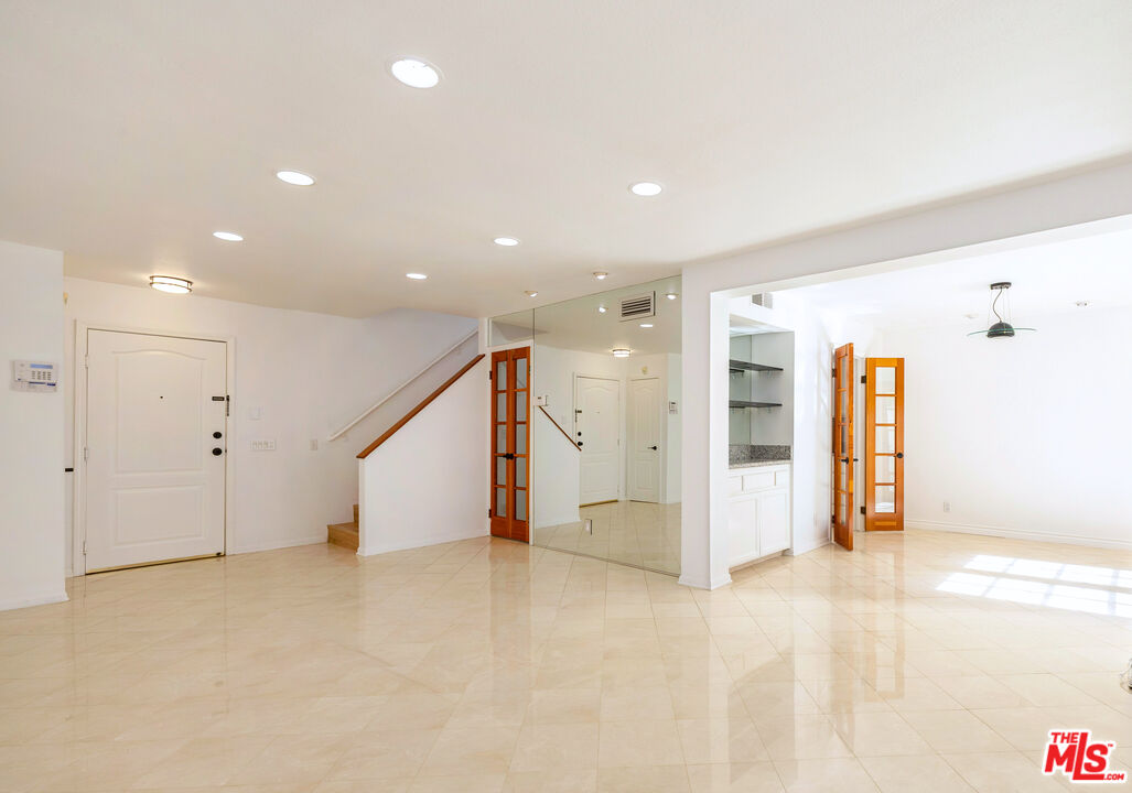 13030 Valleyheart Dr Unit: 122