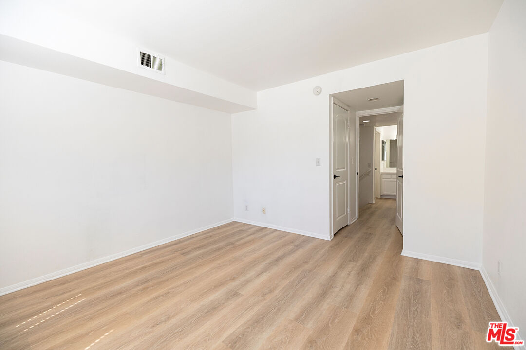 13030 Valleyheart Dr Unit: 122