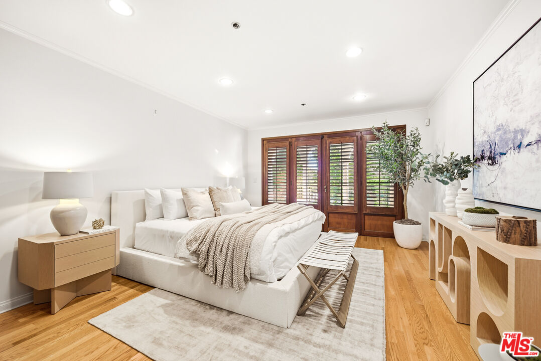 9249 Burton Way Unit: 301