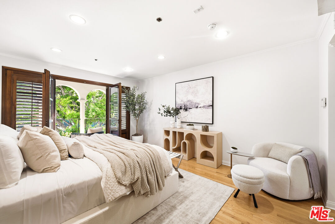 9249 Burton Way Unit: 301