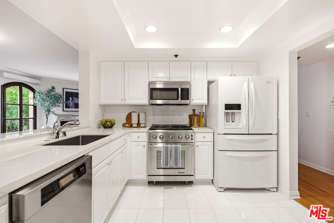 9249 Burton Way Unit: 301