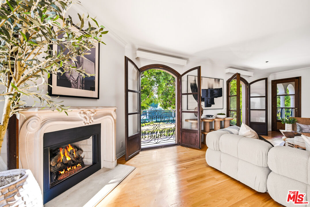 9249 Burton Way Unit: 301