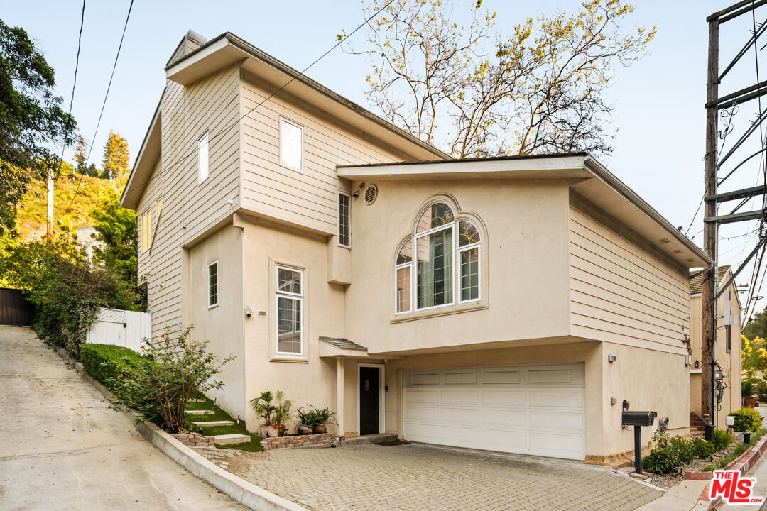 1110 N Beverly Glen Blvd