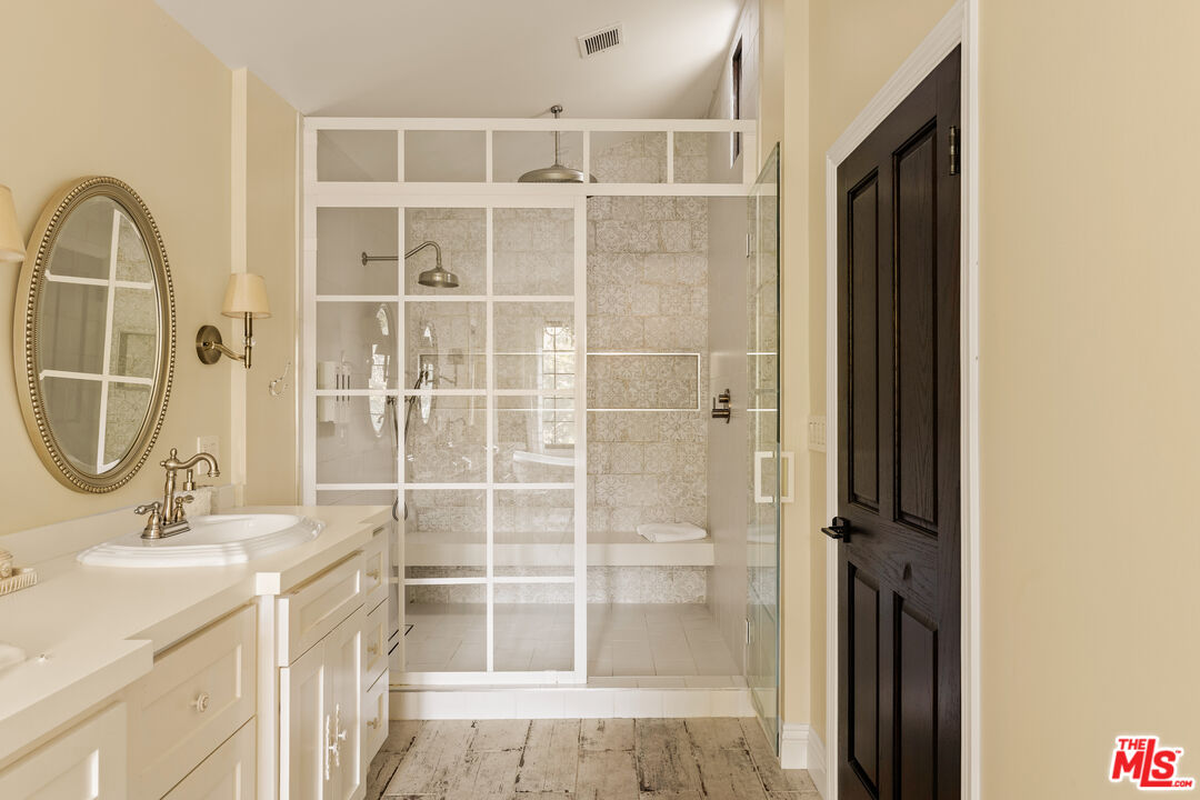 1110 N Beverly Glen Blvd