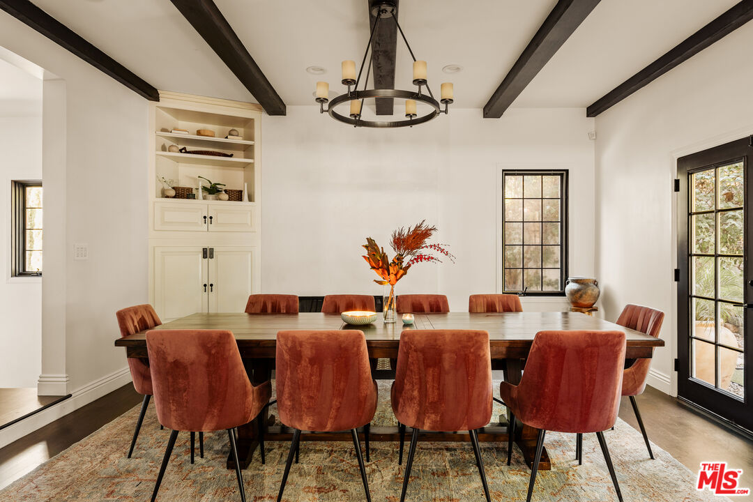 1110 N Beverly Glen Blvd