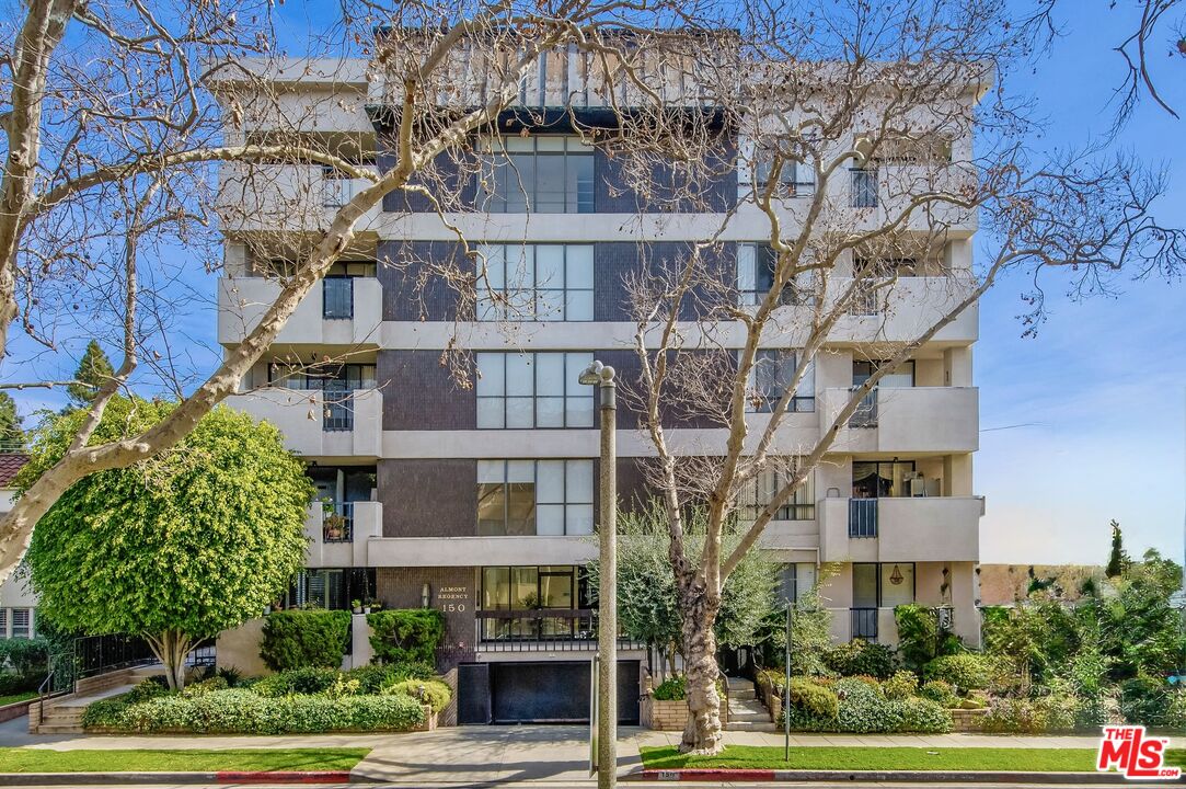 150 N Almont Dr Unit: 203