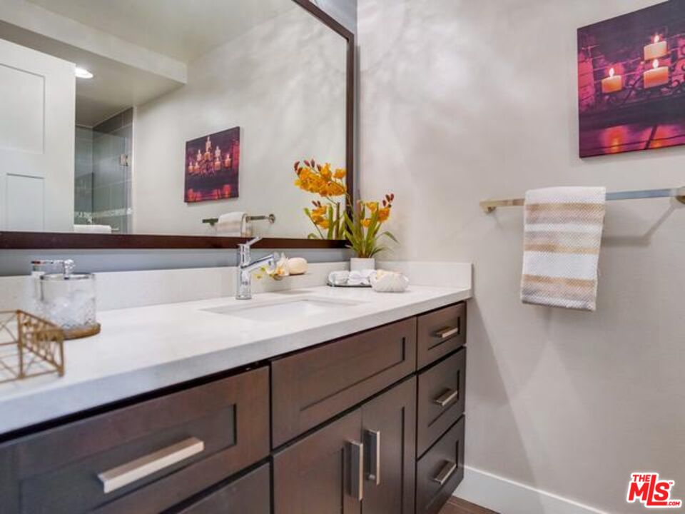 150 N Almont Dr Unit: 203