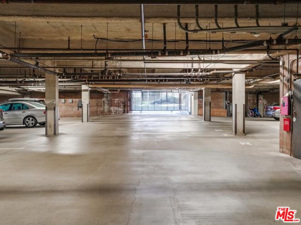 150 N Almont Dr Unit: 203