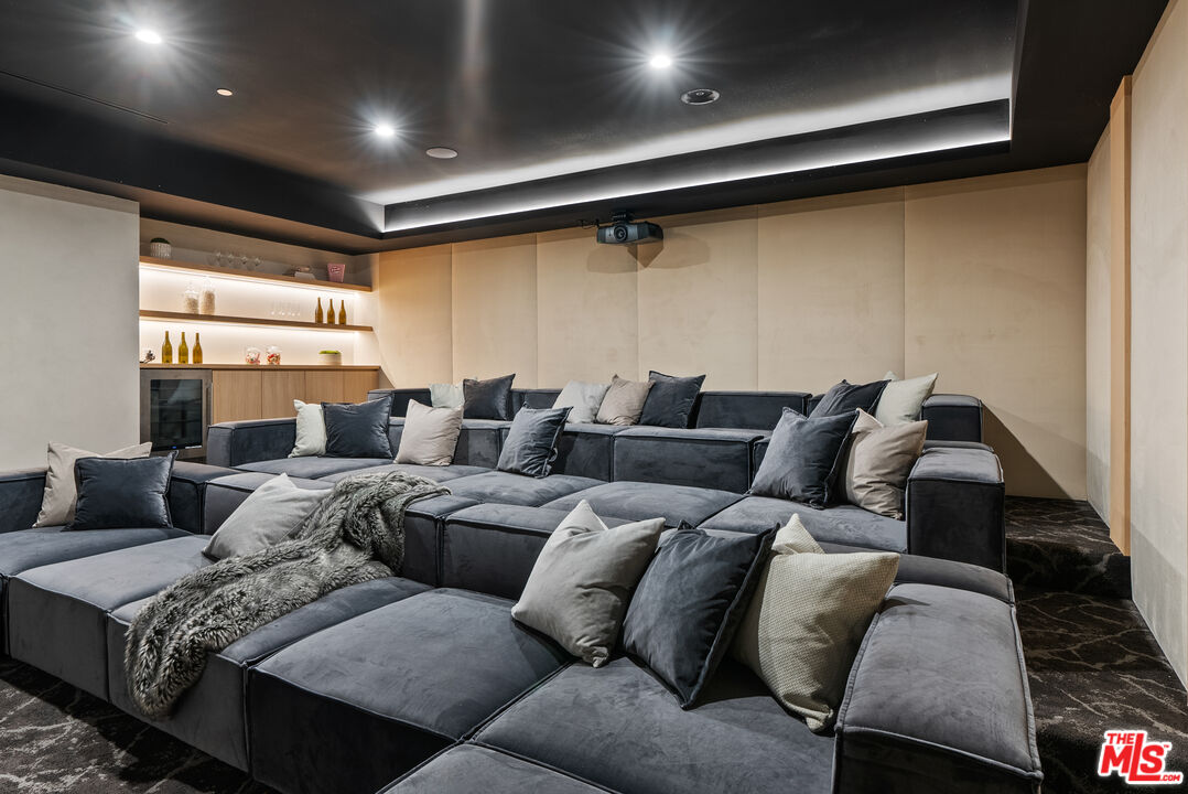 565 Toyopa Dr
