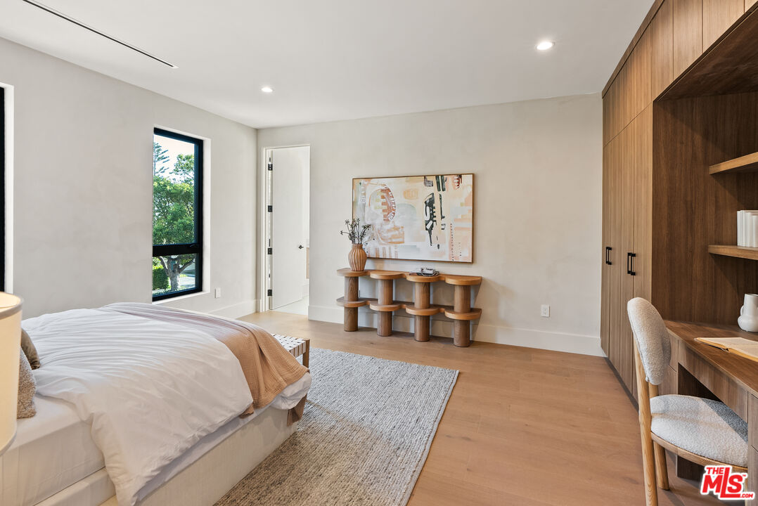 565 Toyopa Dr