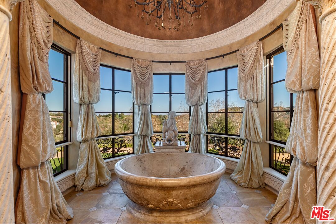 25305 Prado De La Felicidad