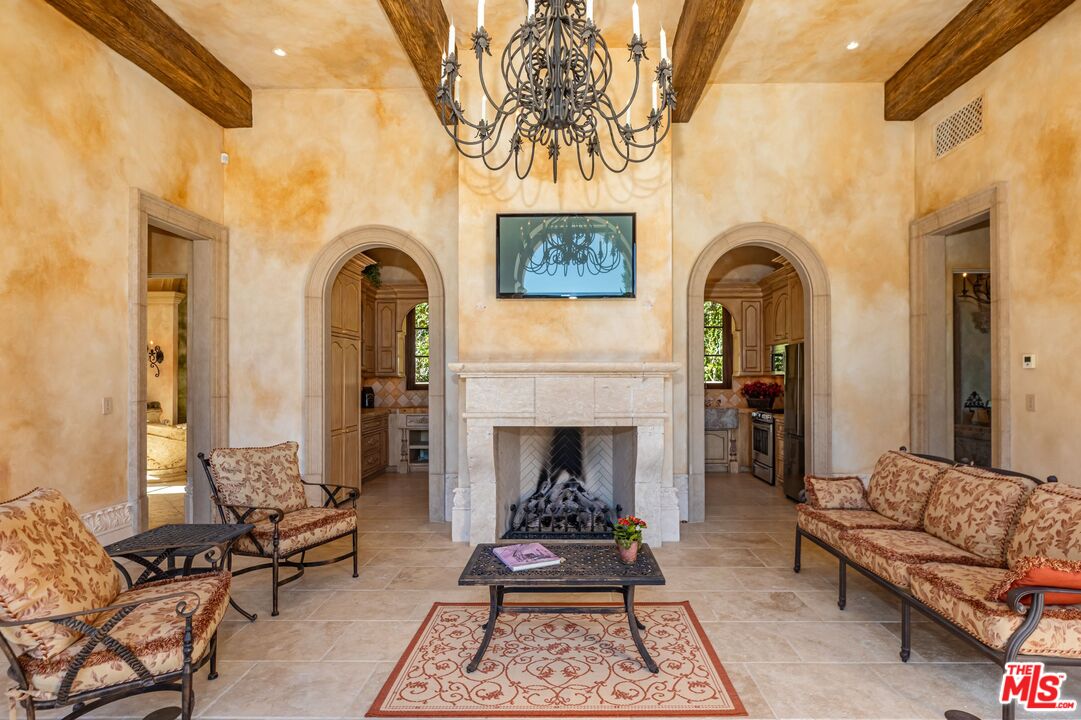 25305 Prado De La Felicidad