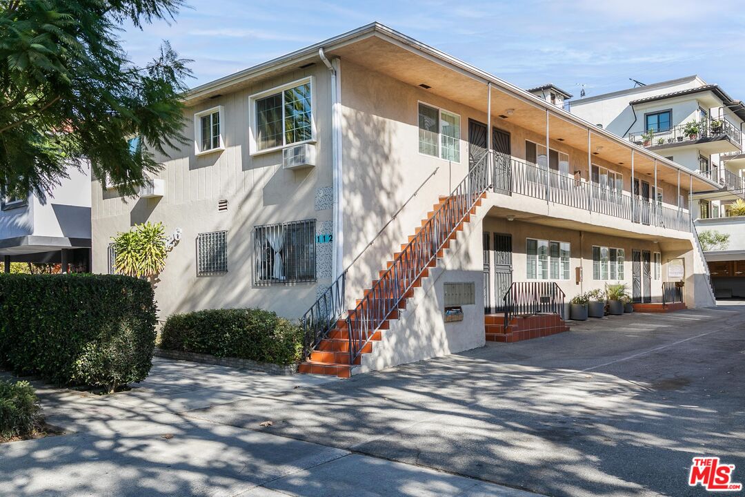 1126 N Formosa Ave Unit: 7