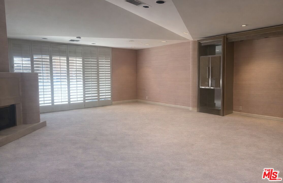 917 Oxford Way