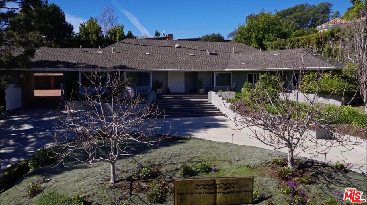 917 Oxford Way