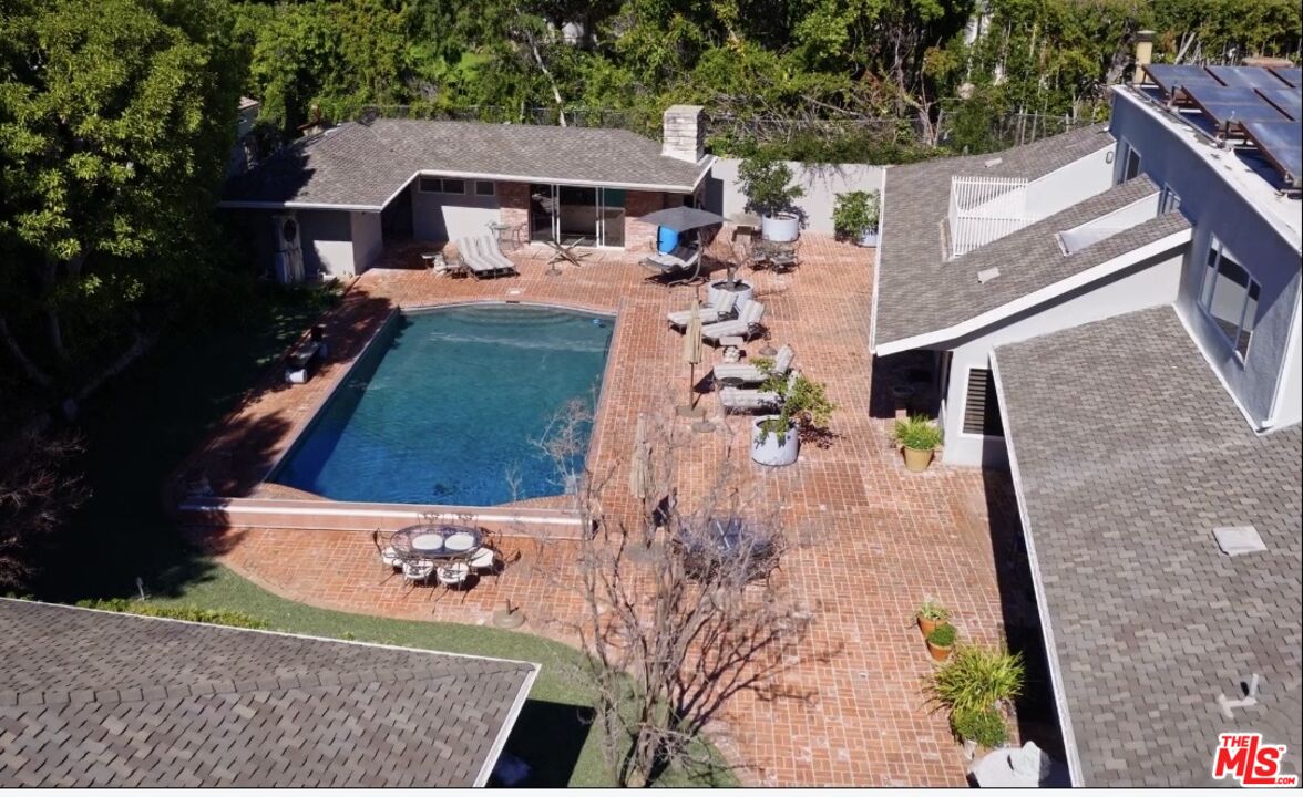 917 Oxford Way
