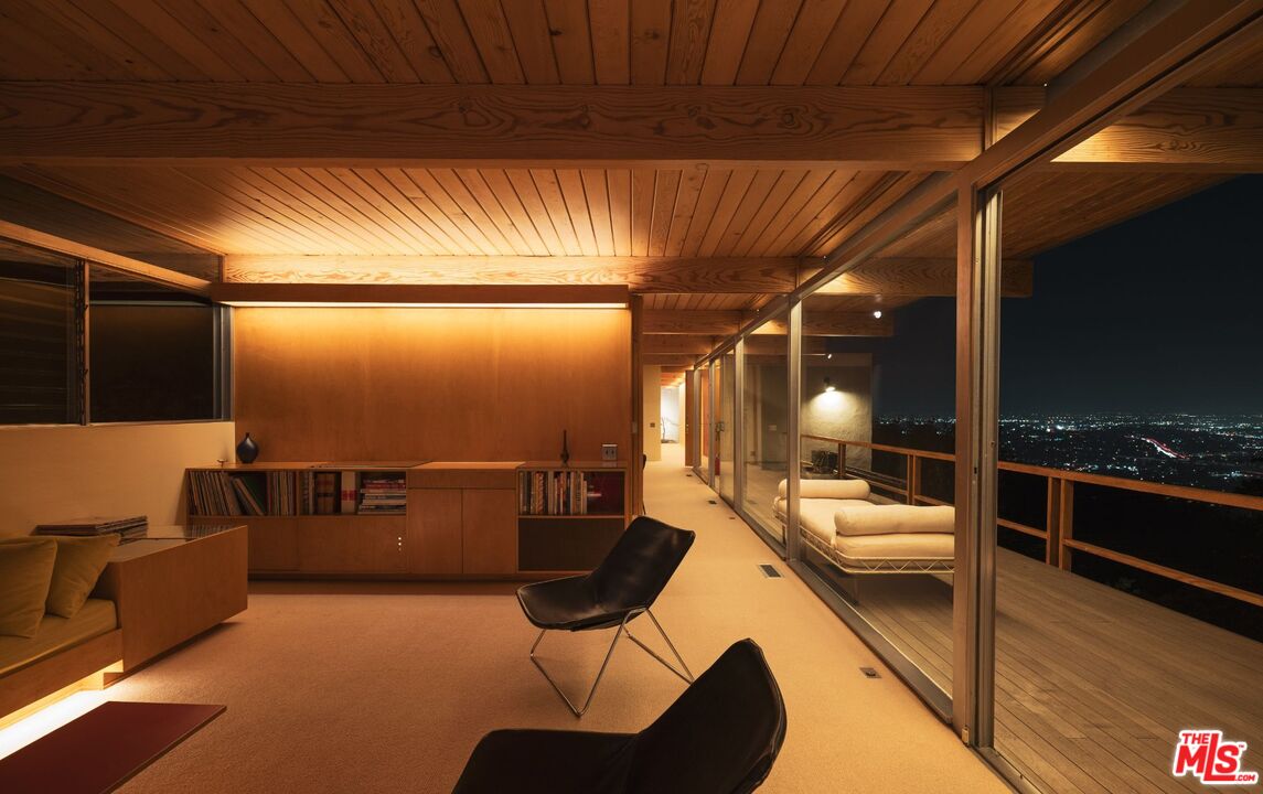 7820 Mulholland Dr