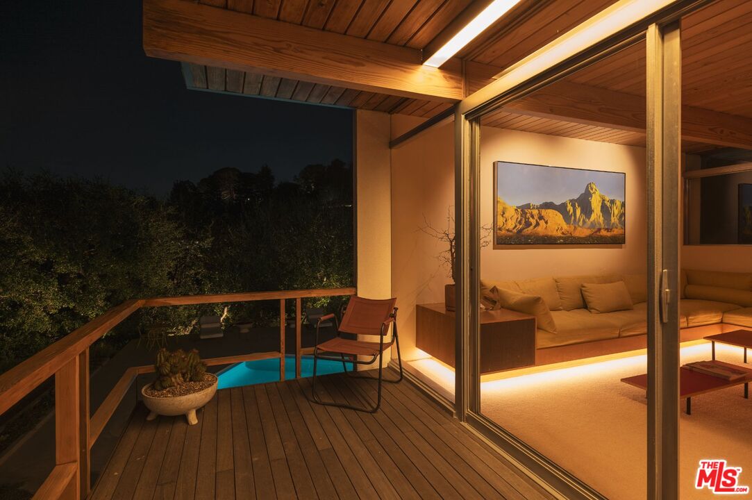 7820 Mulholland Dr