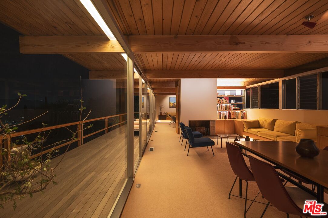 7820 Mulholland Dr