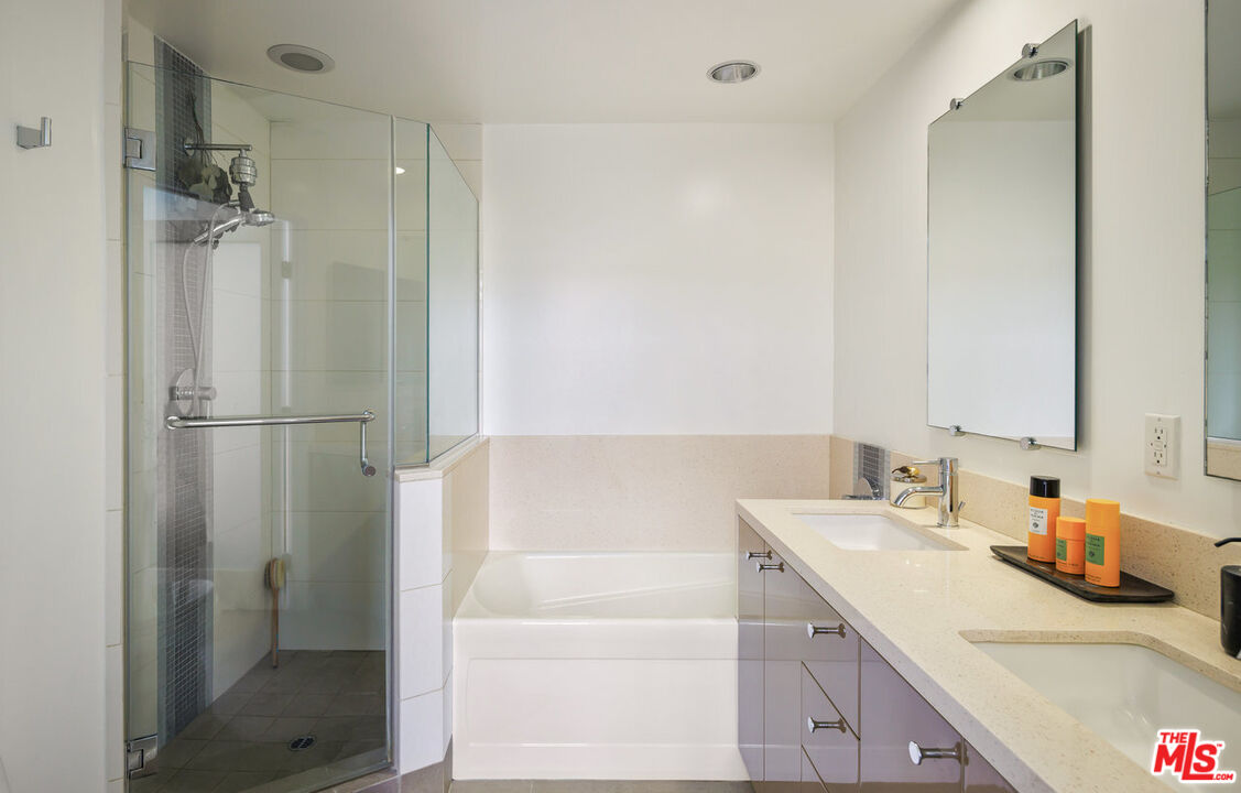 108 S Croft Ave Unit: 103