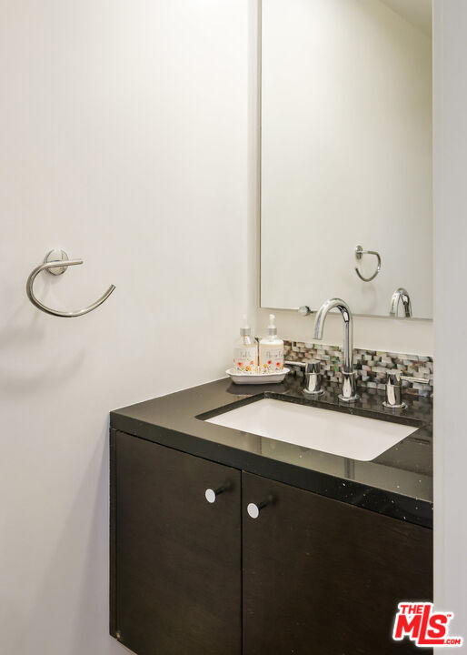 108 S Croft Ave Unit: 103
