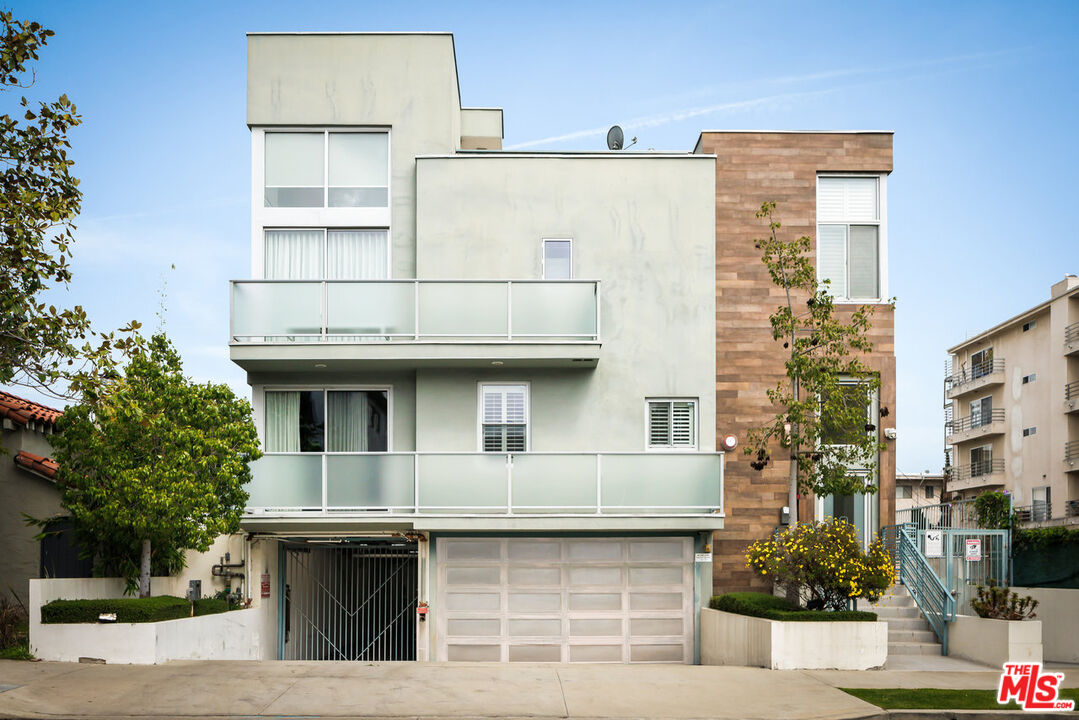 108 S Croft Ave Unit: 103