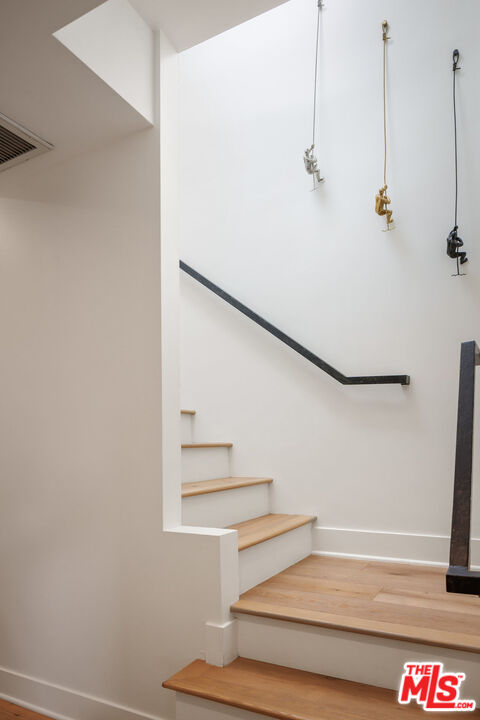 108 S Croft Ave Unit: 103