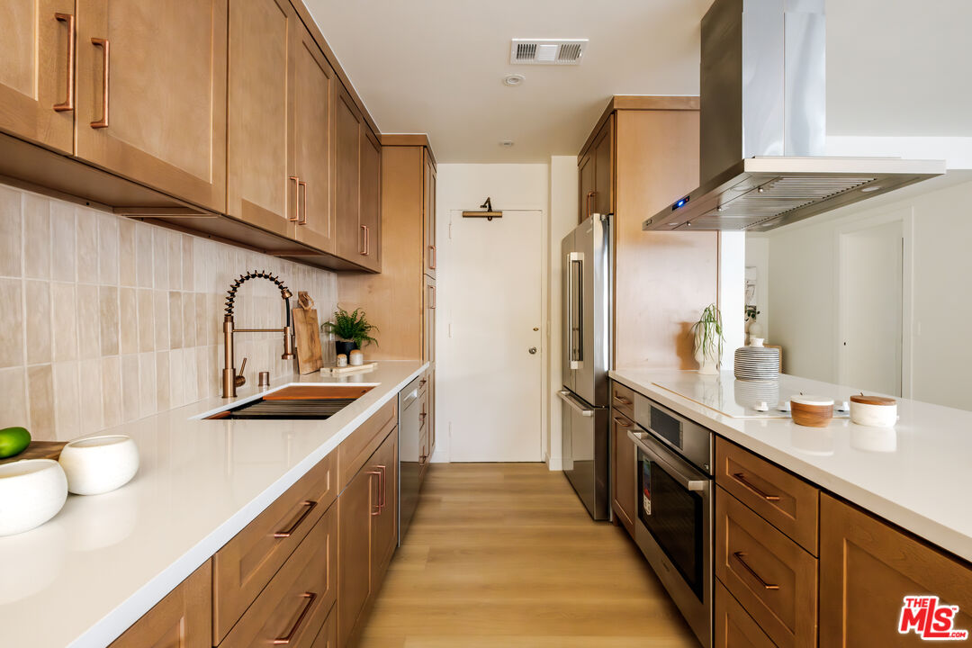 10701 Wilshire Blvd Unit: 306