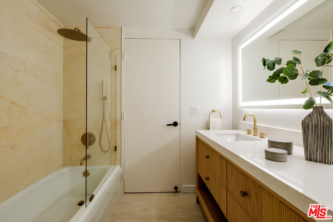 10701 Wilshire Blvd Unit: 306