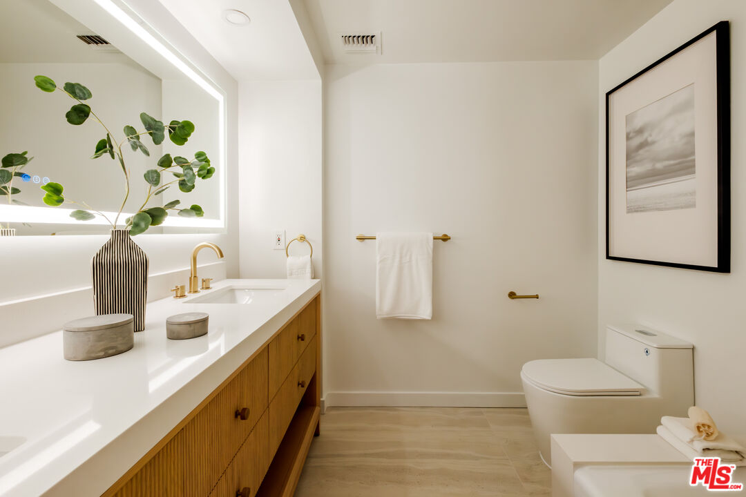 10701 Wilshire Blvd Unit: 306