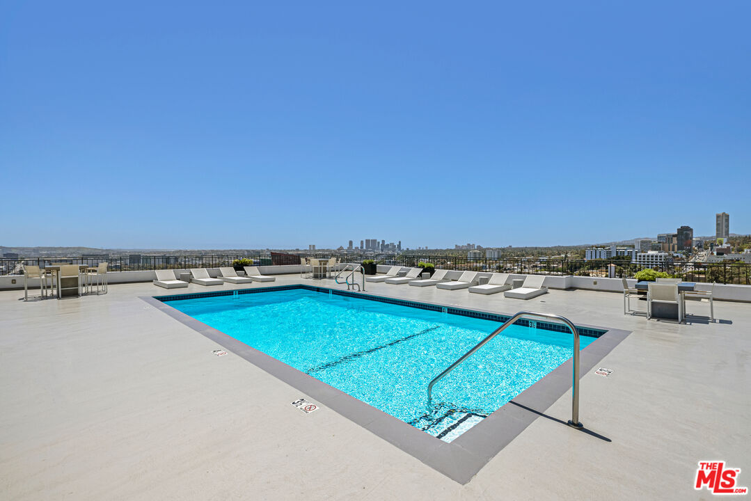 1100 Alta Loma Rd Unit: 701