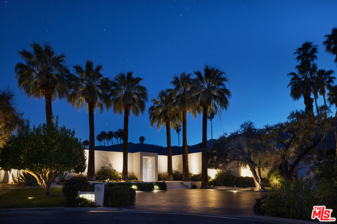 1255 E Via Estrella