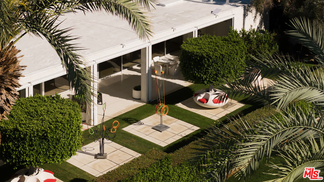 1255 E Via Estrella