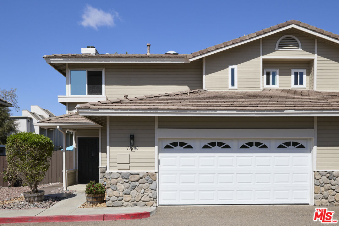 13230 Creekside Ln