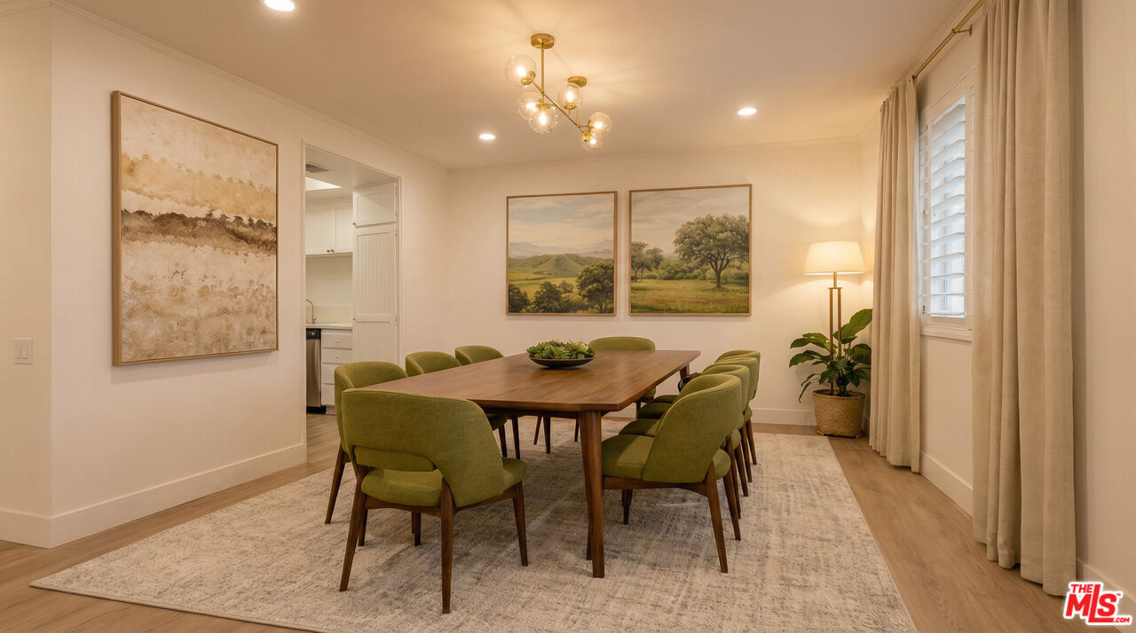 2385 Roscomare Rd Unit: D17