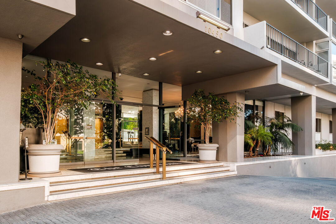 10450 Wilshire Blvd Unit: 2G