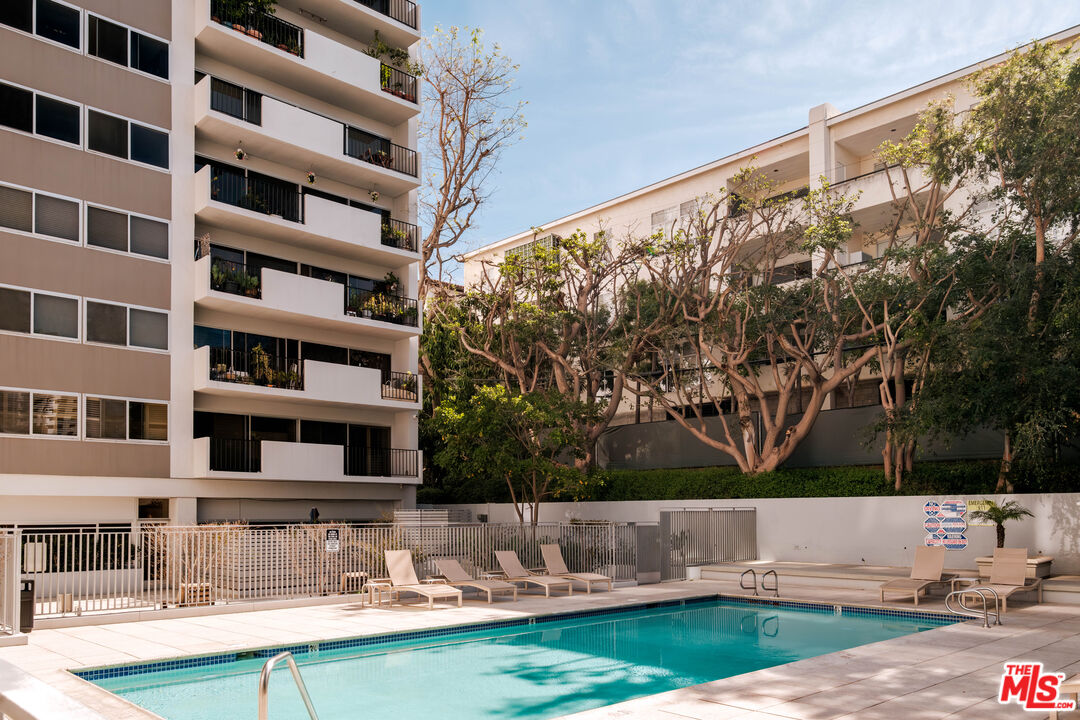 10450 Wilshire Blvd Unit: 2G