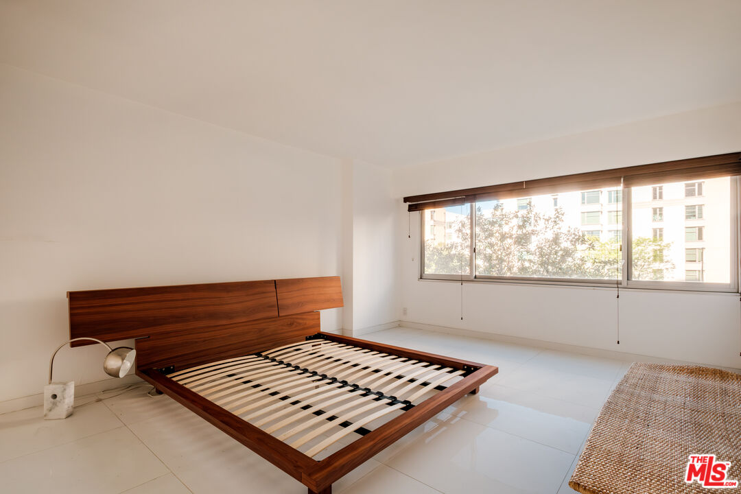 10450 Wilshire Blvd Unit: 2G