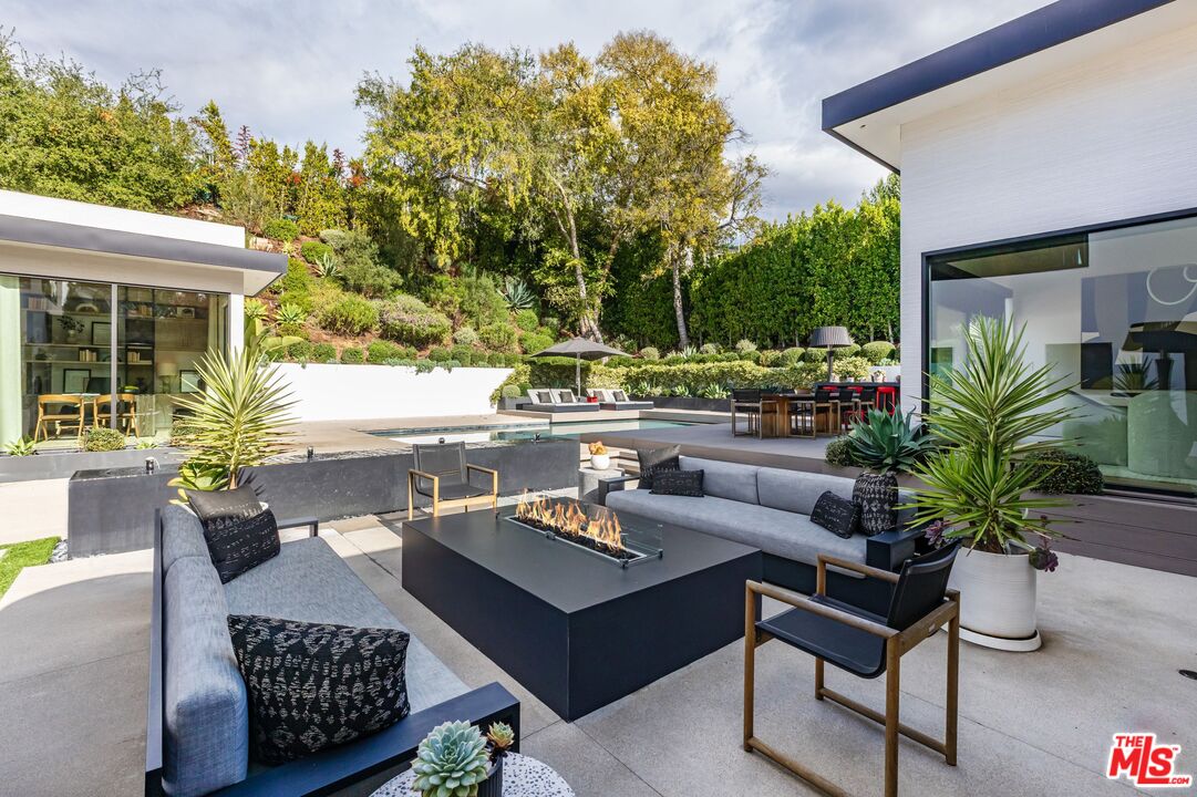 9455 Eden Dr