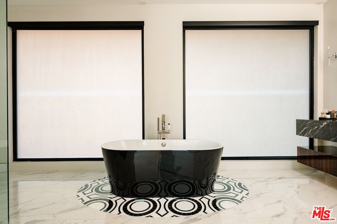 4049 Coldwater Canyon Ave