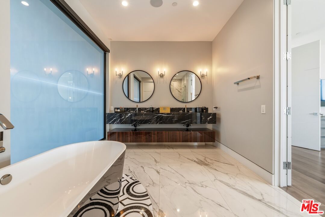 4049 Coldwater Canyon Ave