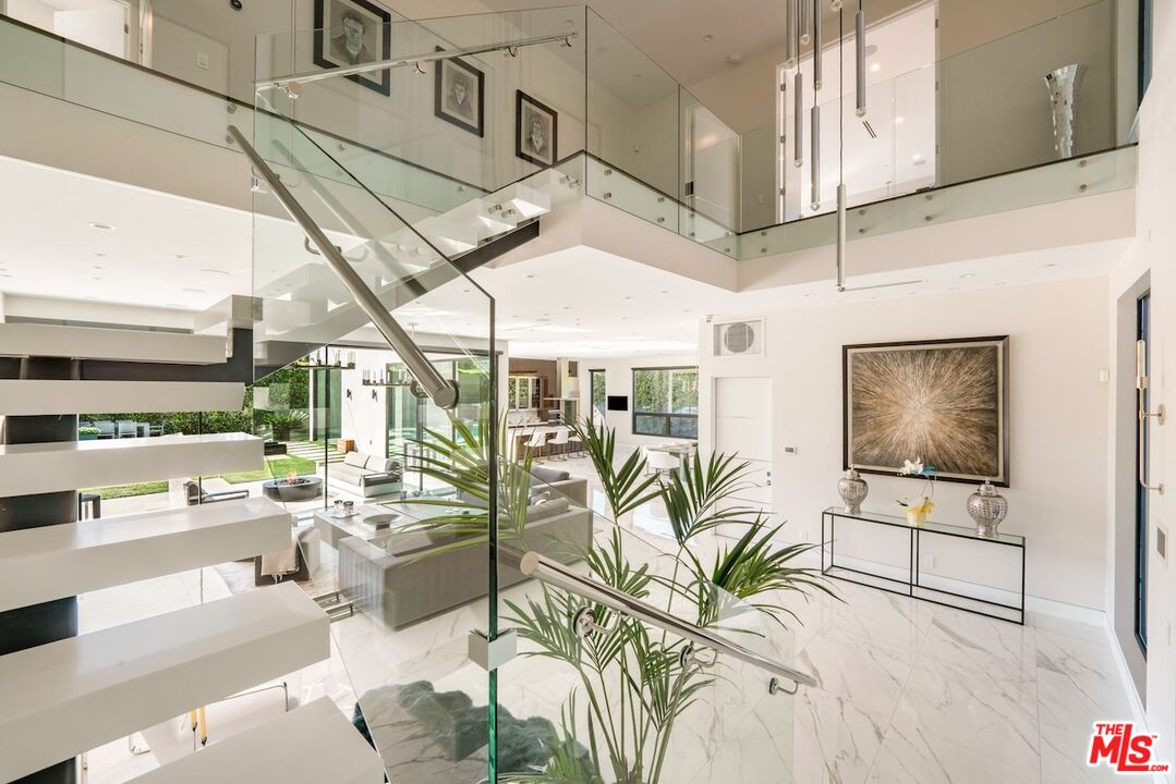 4049 Coldwater Canyon Ave