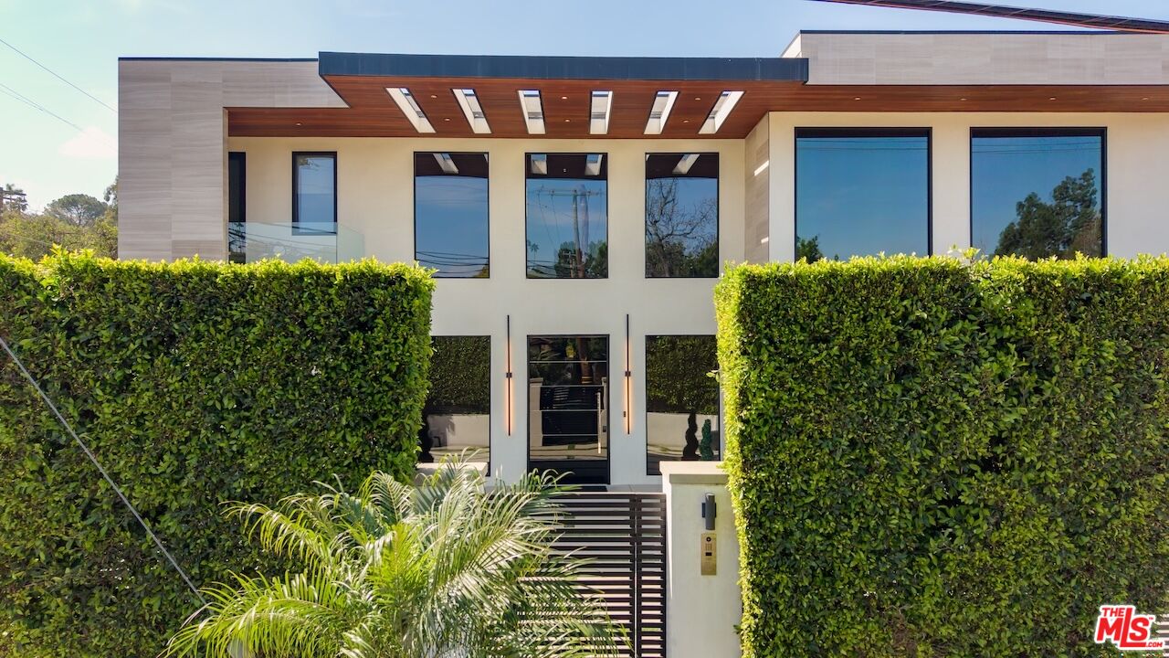 4049 Coldwater Canyon Ave