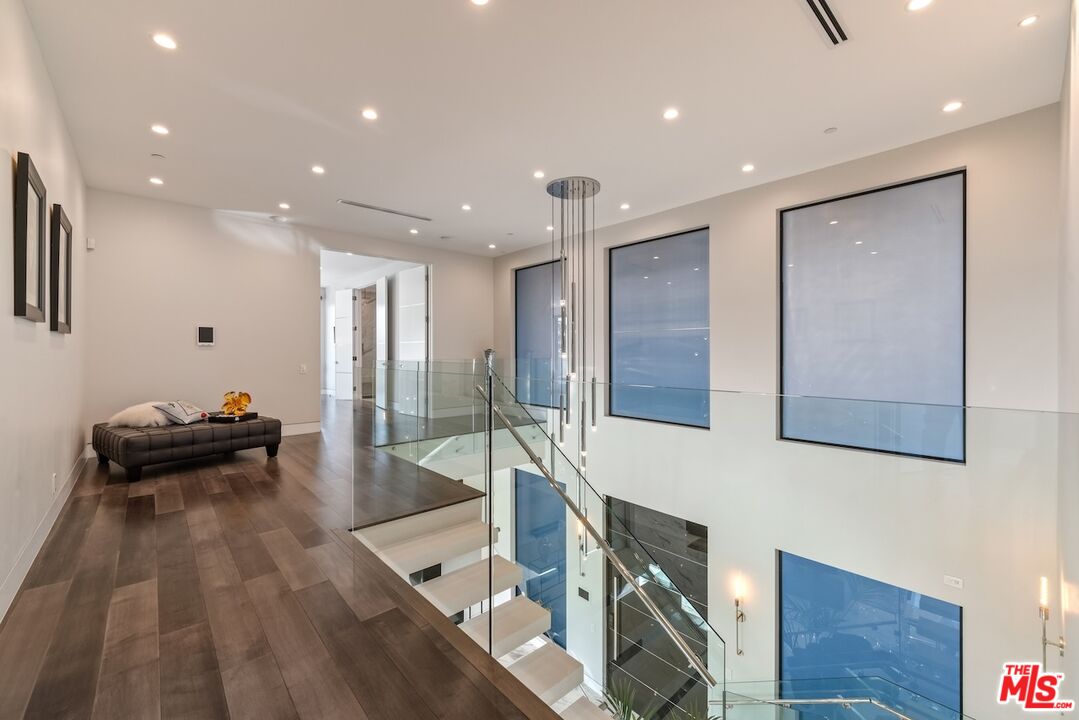 4049 Coldwater Canyon Ave